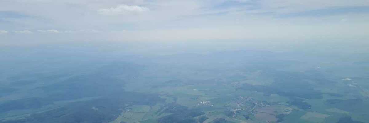 Flugwegposition um 12:40:00: Aufgenommen in der Nähe von Okres Klatovy, Tschechien in 1698 Meter